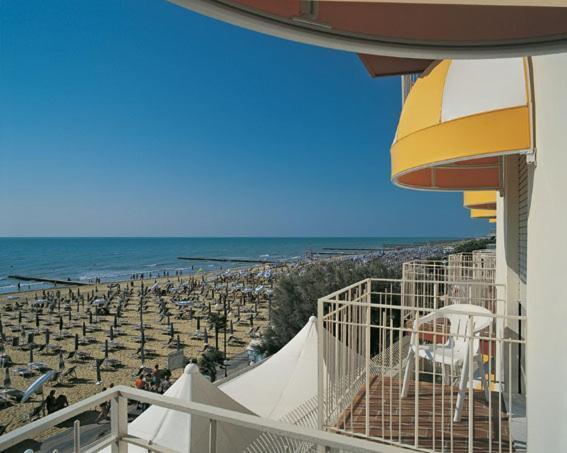 Hotel Montecarlo Lido di Jesolo Exterior foto